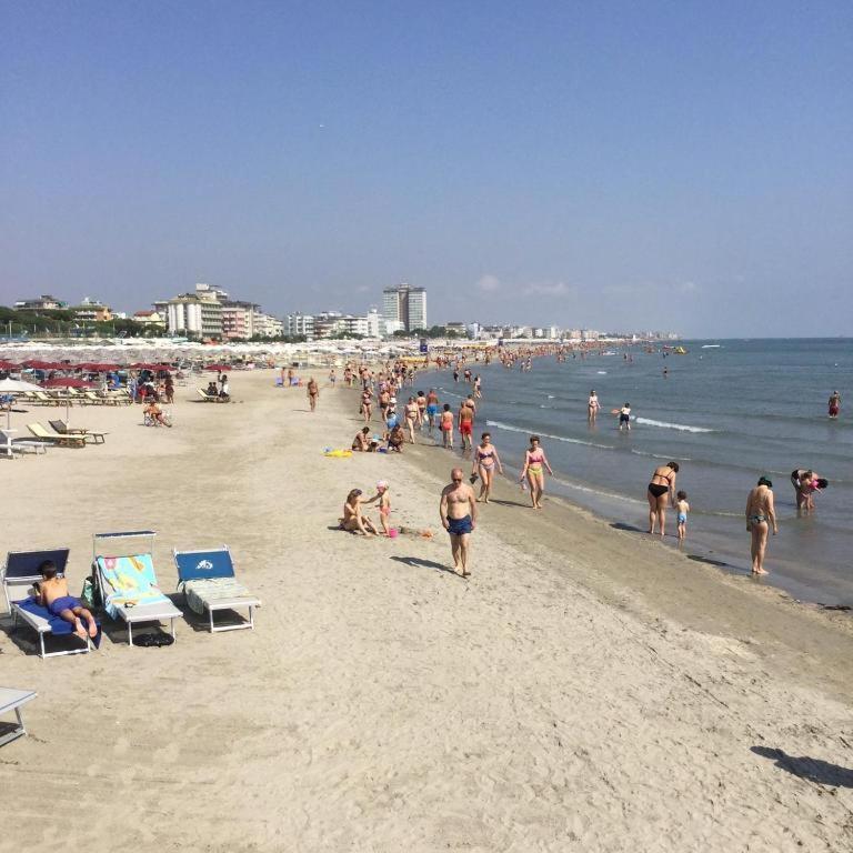 Appartamenti Frontespiaggia Cervia Exterior photo